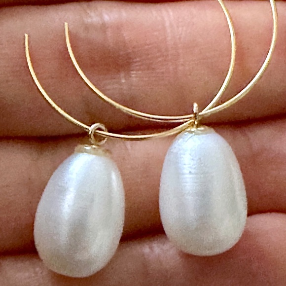 10.1mm Wide White Cultured Pearls Hoop Earrings - 14K Yellow Gold Filled - Picture 1 of 8